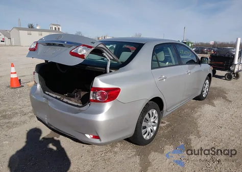 2013 Toyota Corolla Le z USA, uszkodzony, nr VIN 2T1BU4EEXDC960415